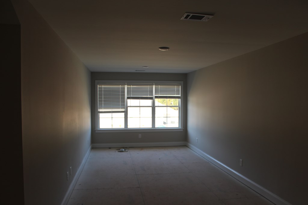 371 Oakmonte