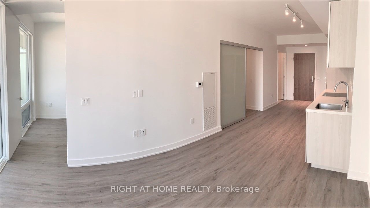 15 E Queens Quay 704