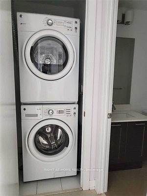 20 Bruyeres Mews 1207