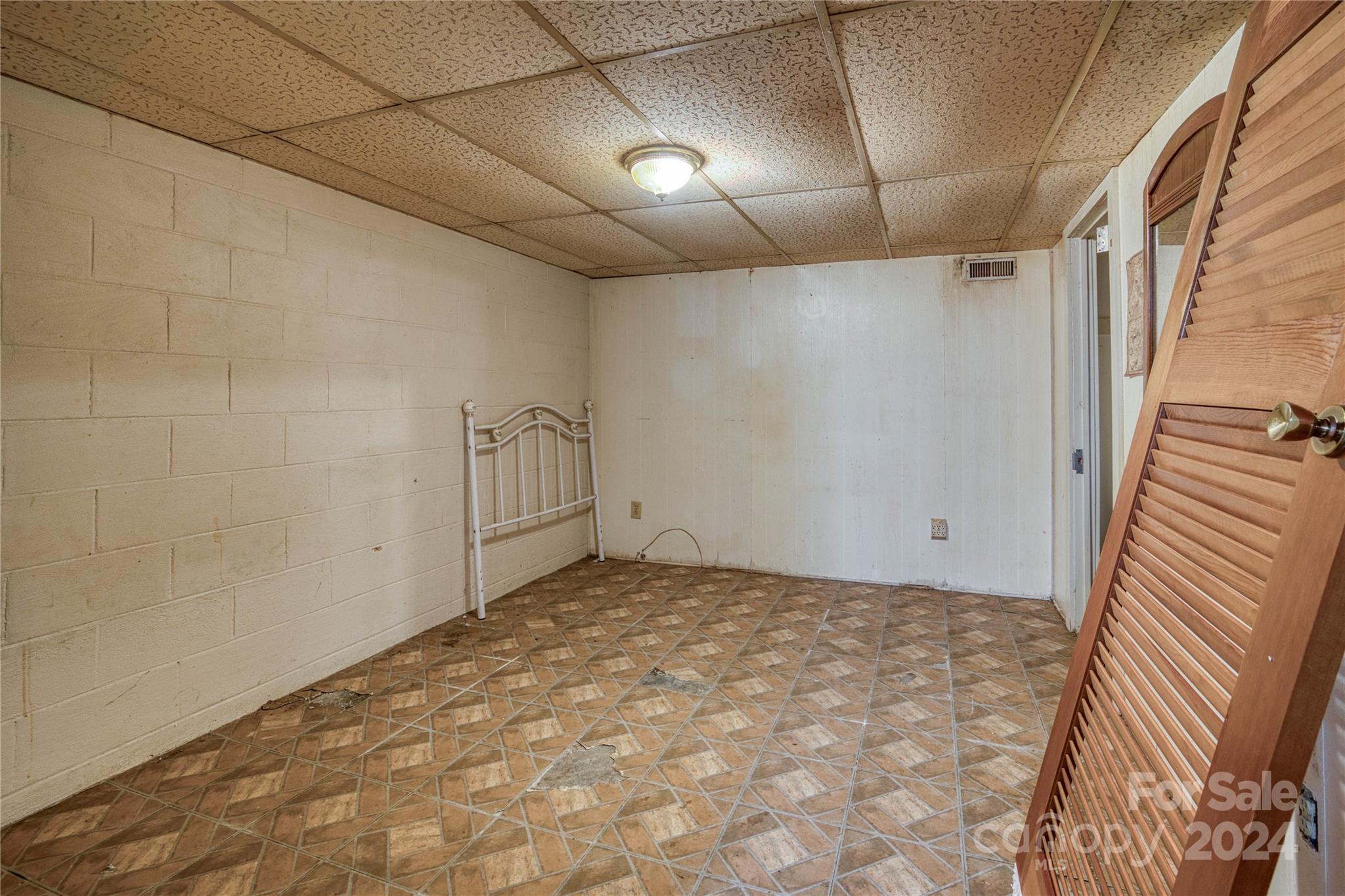 2559 Sweetbriar Circle