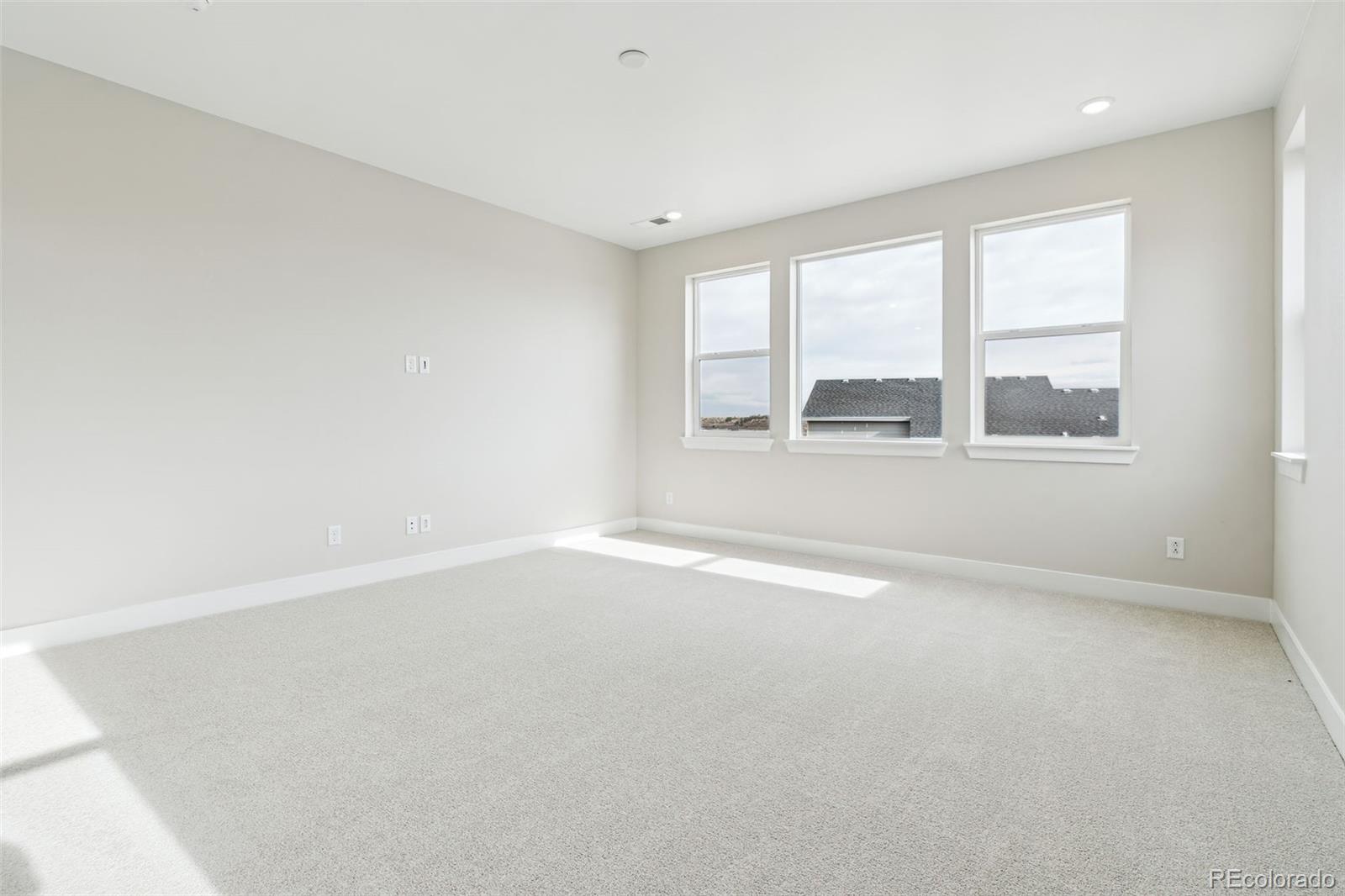 5566 Hickory Oaks Trail