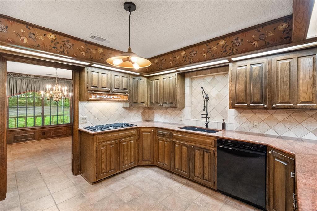 2114 Cross Creek Court