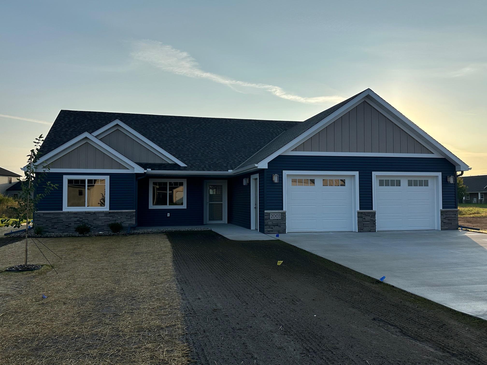 2003 Sandstone Loop N