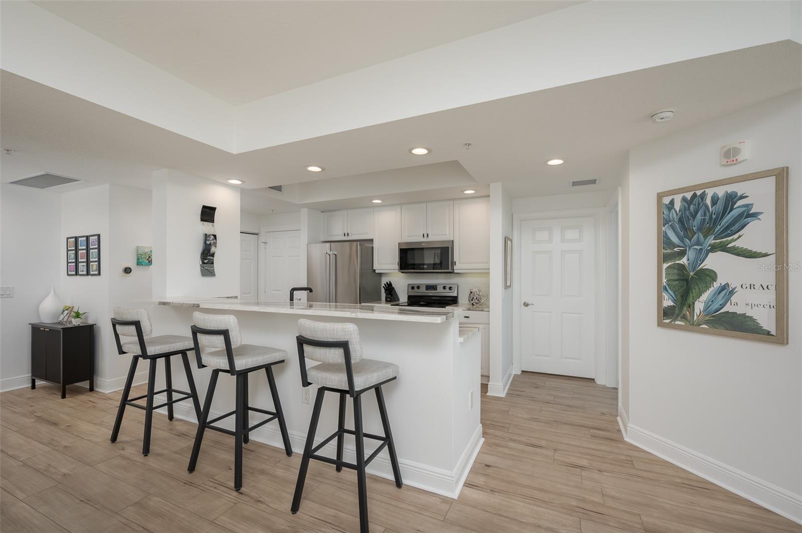 800 N Tamiami Trail 815