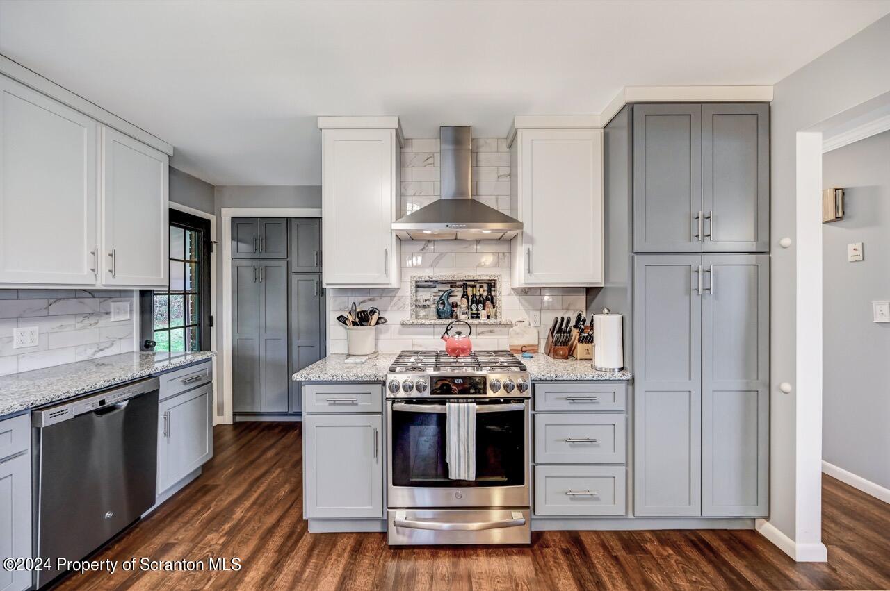 325 Schoolhouse Hill Road