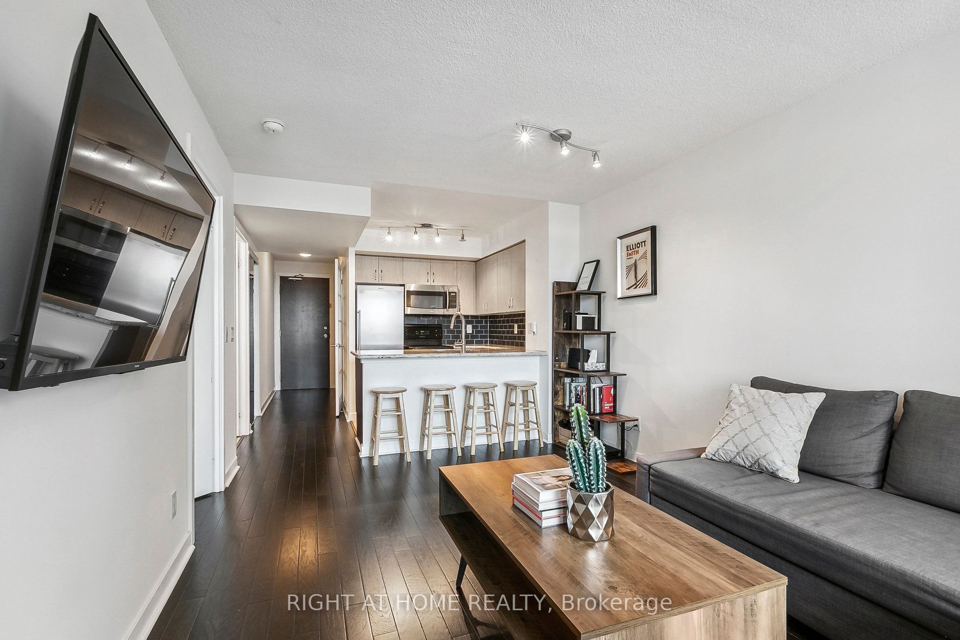 50 Lynn Williams St 1506