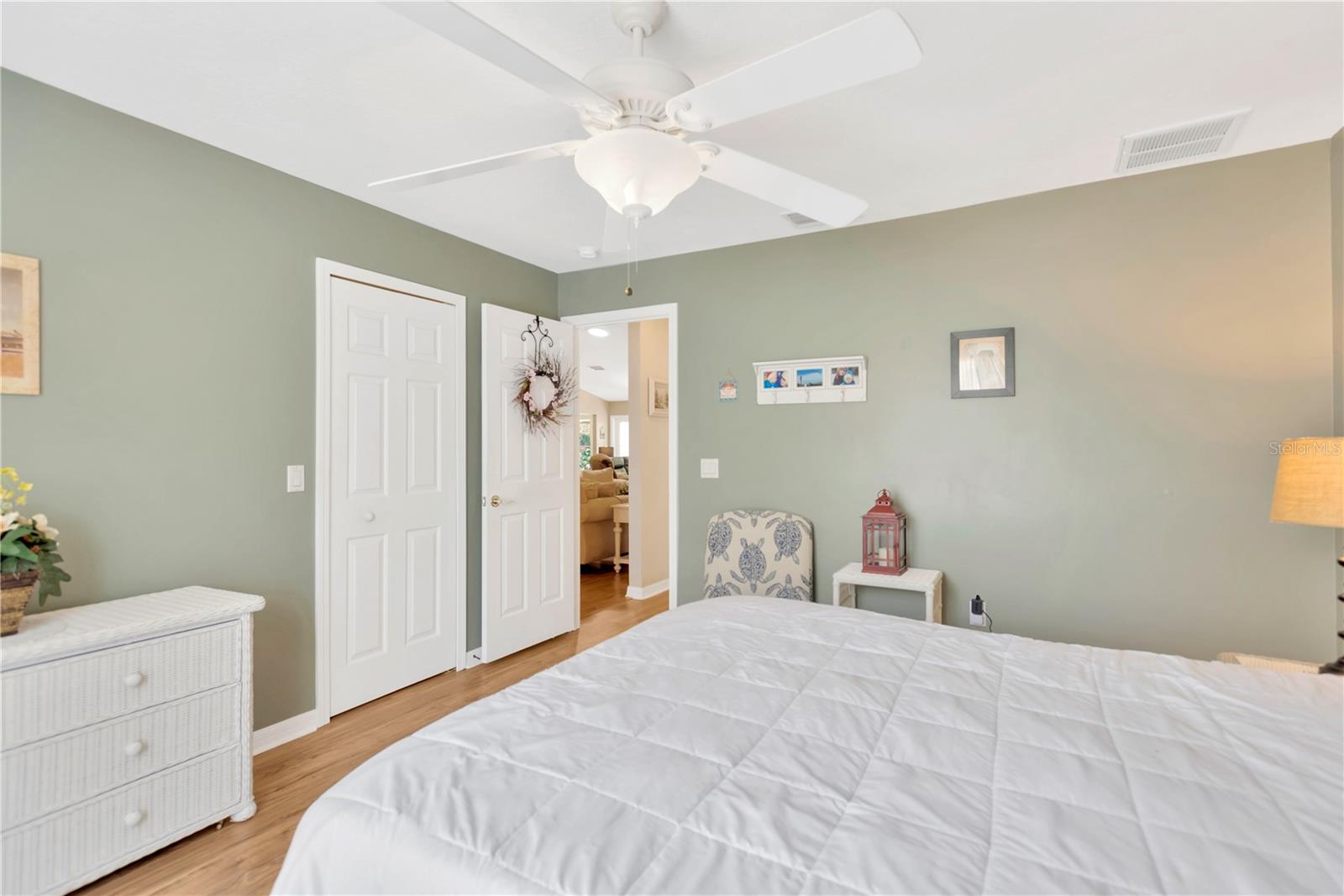 11148 Hollander Avenue