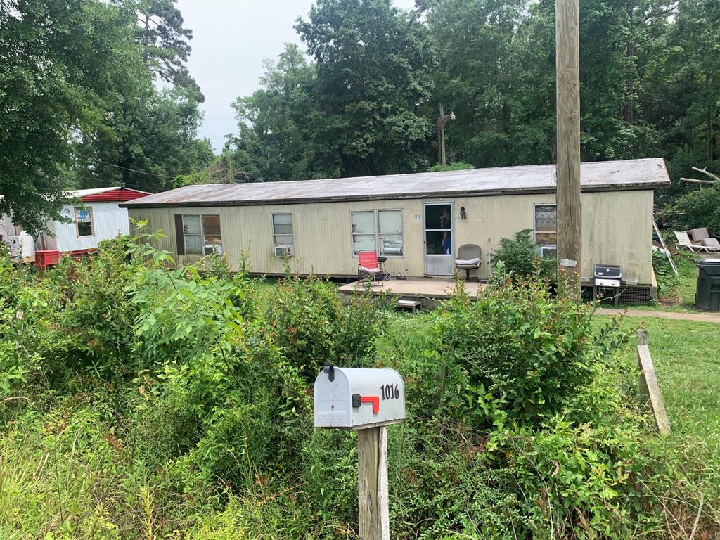 Investor Special! 4 bedroom/2 bathroom Mobile Home in Thomas County. Call your Favorite Realtor Today for more information or to schedule a Showing.