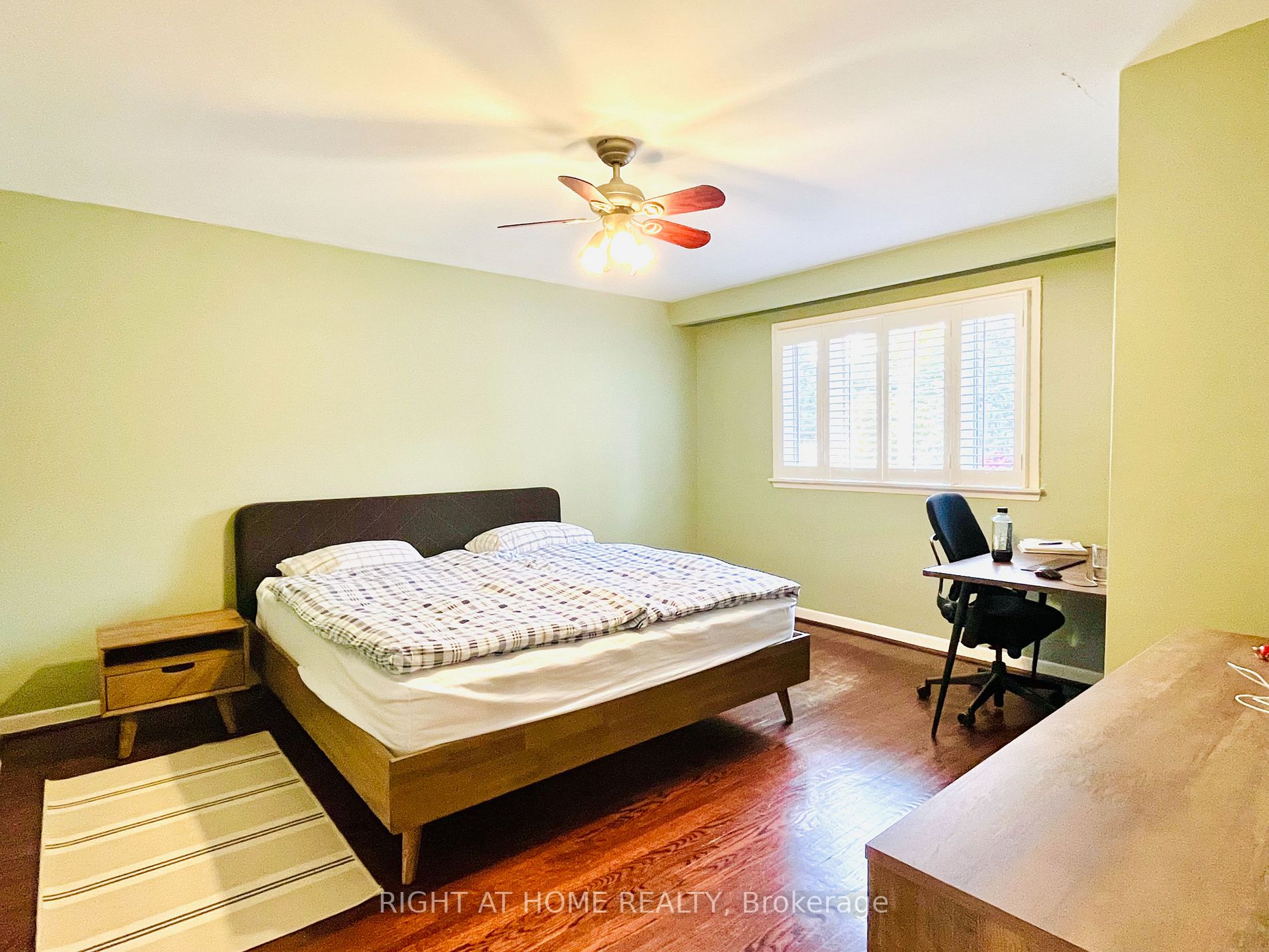 73 Laureleaf Rd