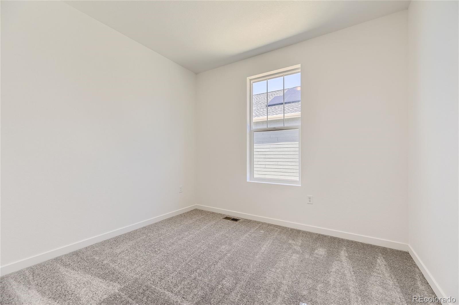 5174 N Quemoy Street