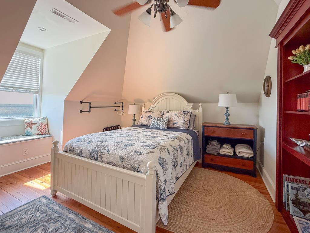 212 Bay Ave 9A