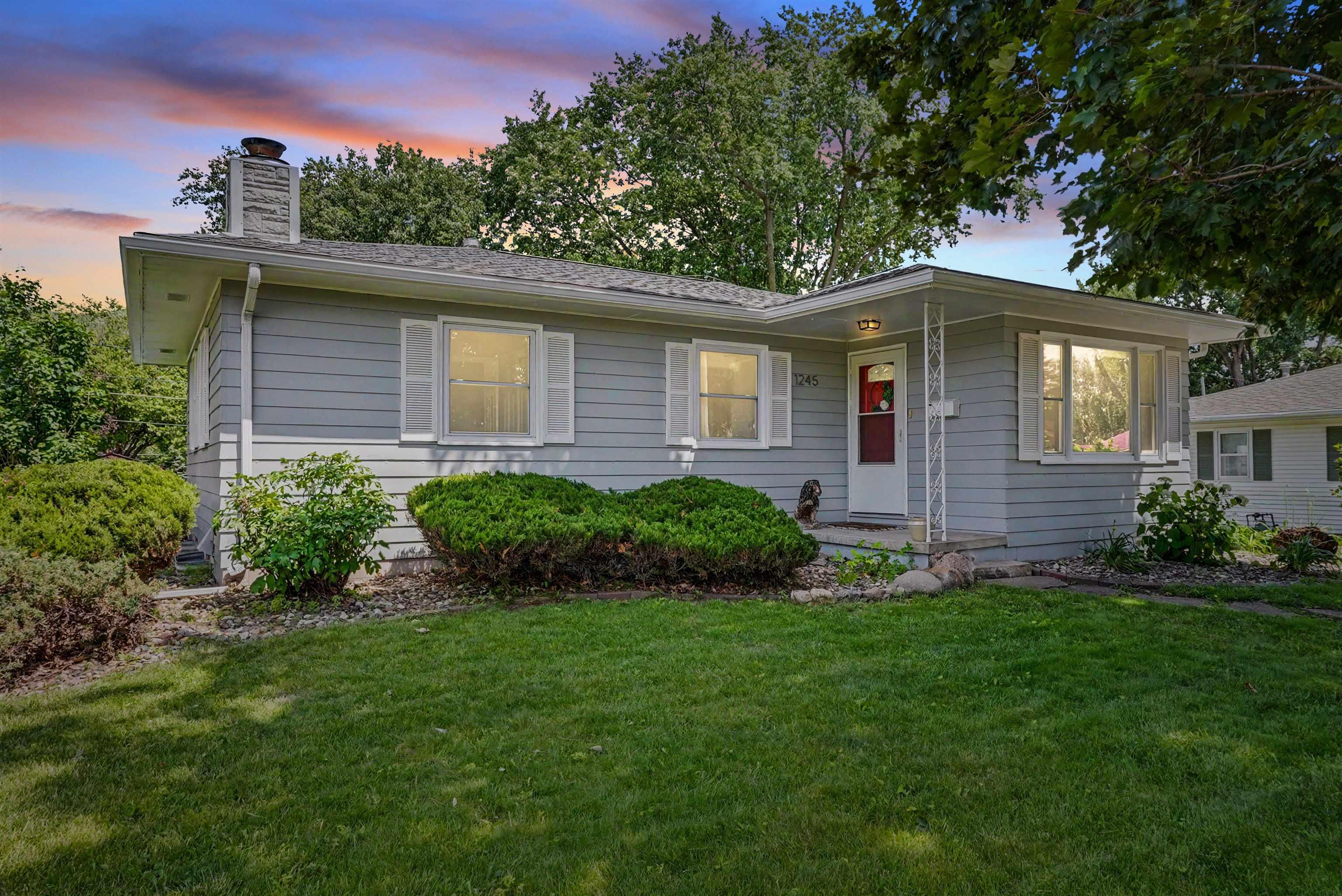 1245 Deloris Drive