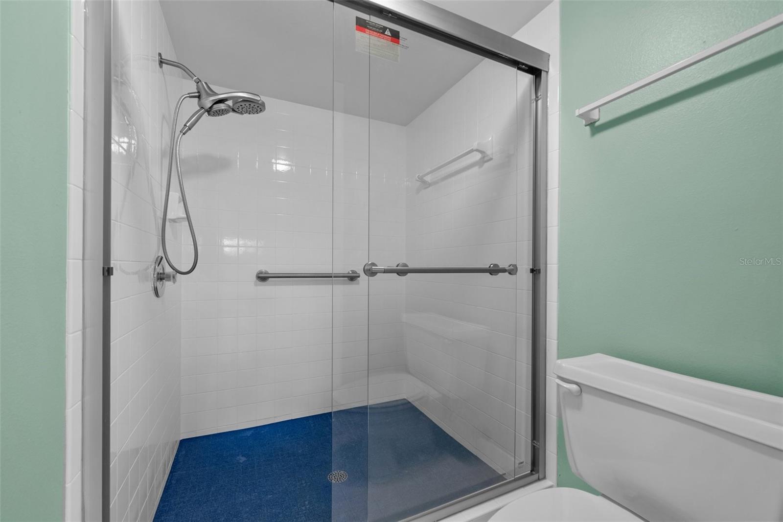 6061 Fairway Lane 1411