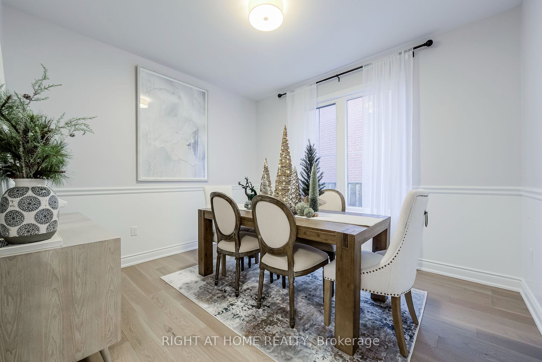 10 Little Rouge Circ