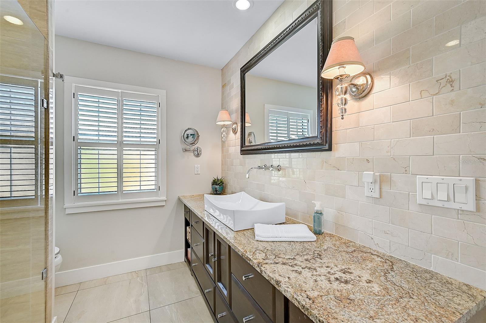 400 Nokomis Avenue S