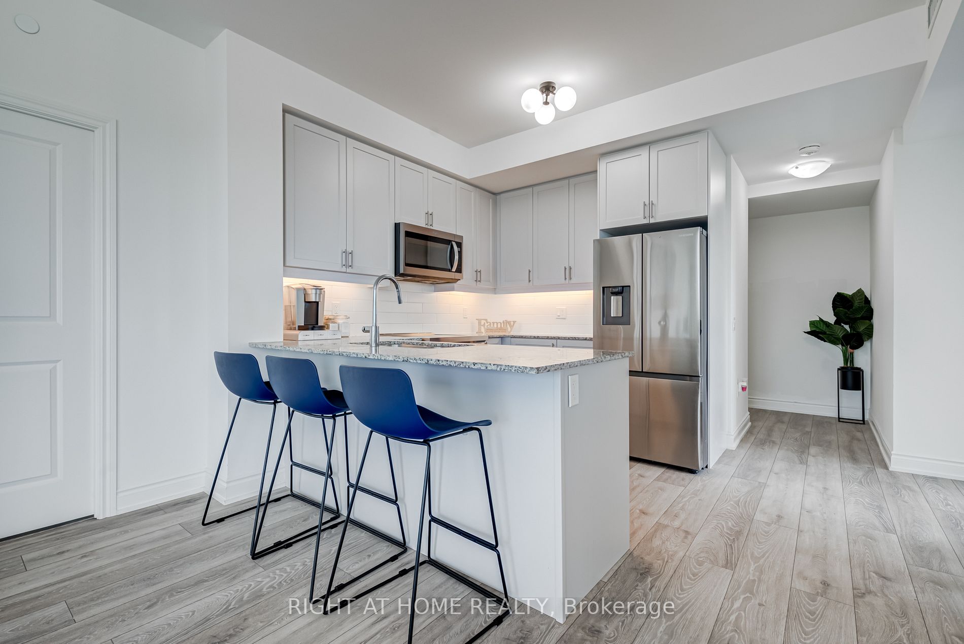1050 E Main St 804