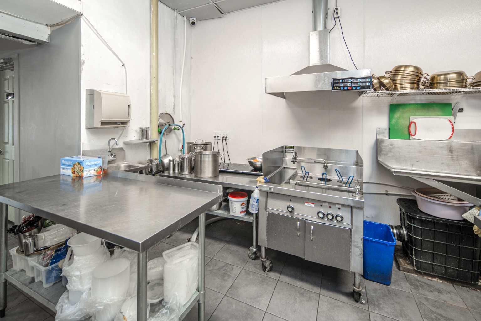 2111 Centre Street NW