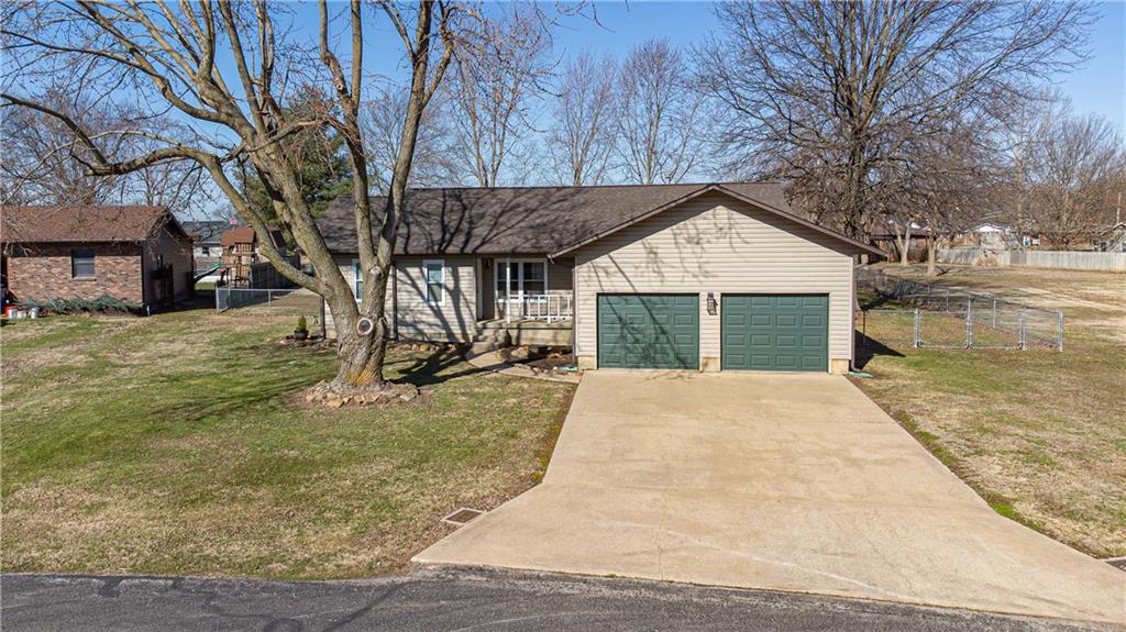 1905 Lakeview Drive
