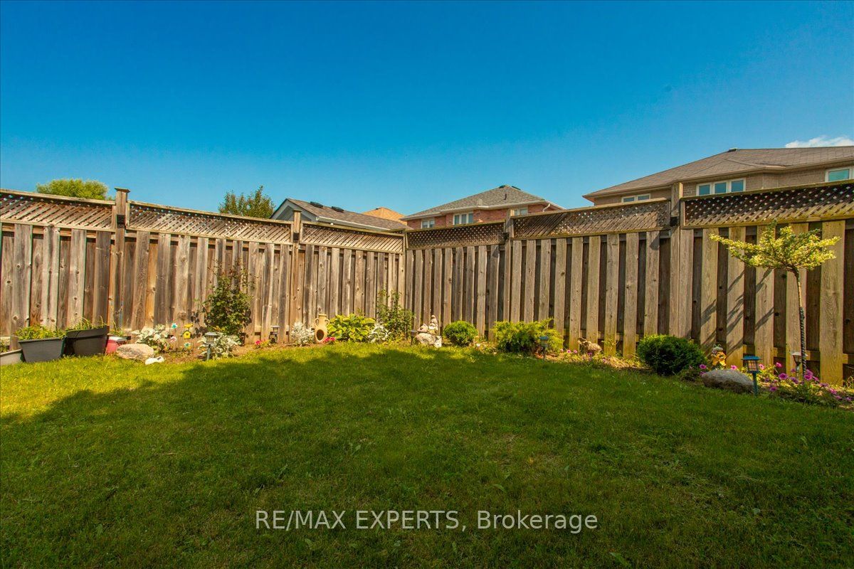 78 Joseph Cres