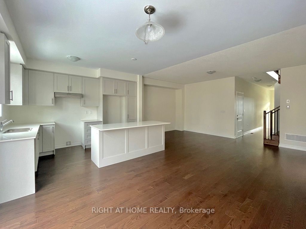 61 Phoenix Blvd