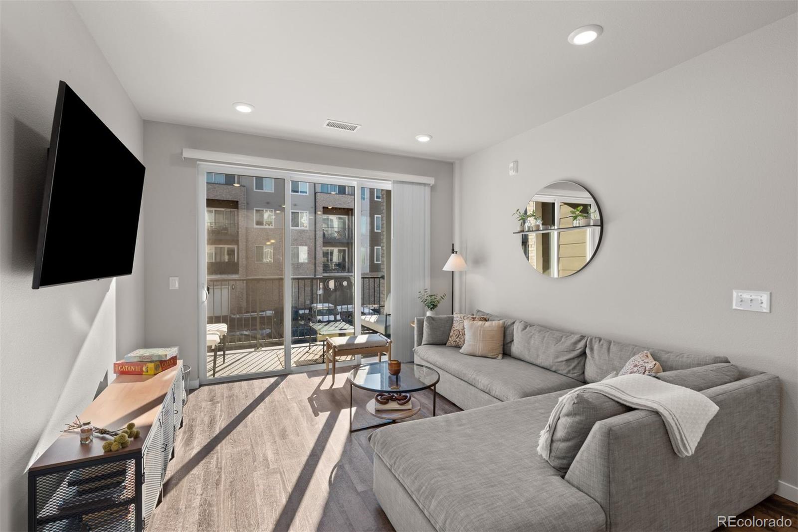400 E Fremont Place 204