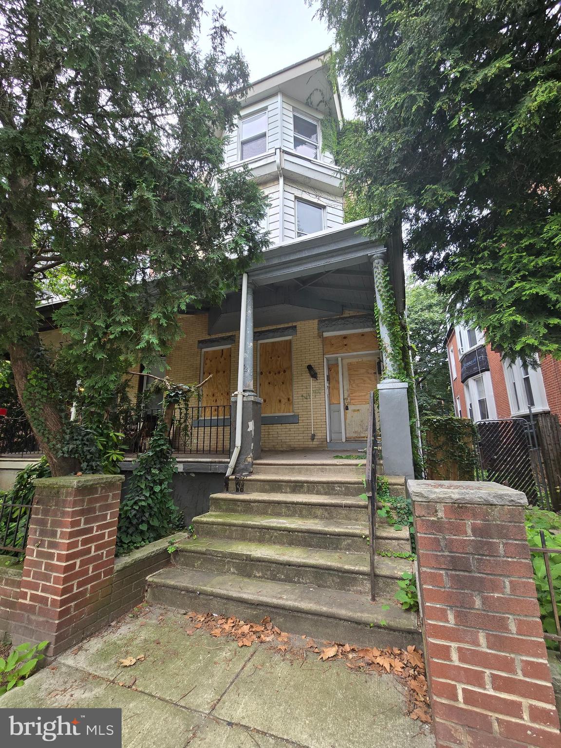 828 S 49th St  