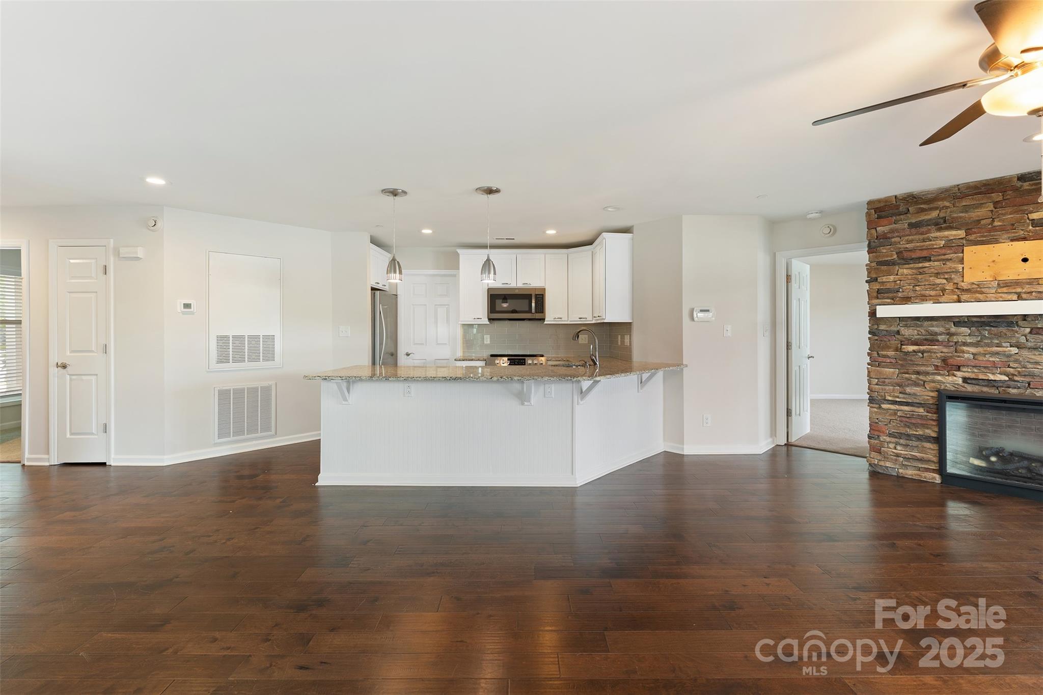 18647 Vineyard Point Lane