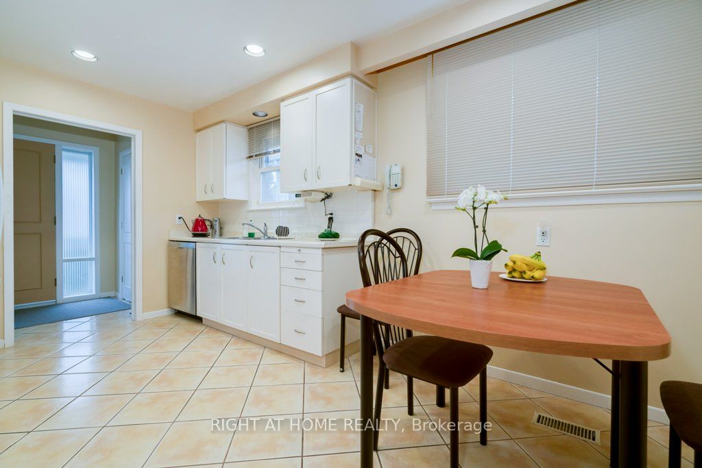 7 Sandbourne Cres
