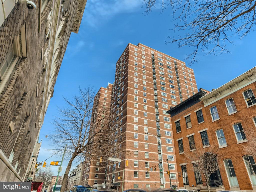 Mt. Vernon living at its best. Lovely 1 bedroom, 1 bathroom renovated condo apartment on the 2nd floor of this landmark secure elevator building. Gleaming hardwood floors throughout, upgraded kitchen with stainless steel appliances, lots of natural light and 24 hour front desk. Garage parking is available for fee.  24-hour front desk and parking attendant, on-site resident manager,  convenience store on lobby level.  Main floor laundry room.  Nestled in the hub of the arts and cultural district,  Mt. Vernon has so much to offer: restaurants, galleries and boutique shopping.  Superb mid-town location.