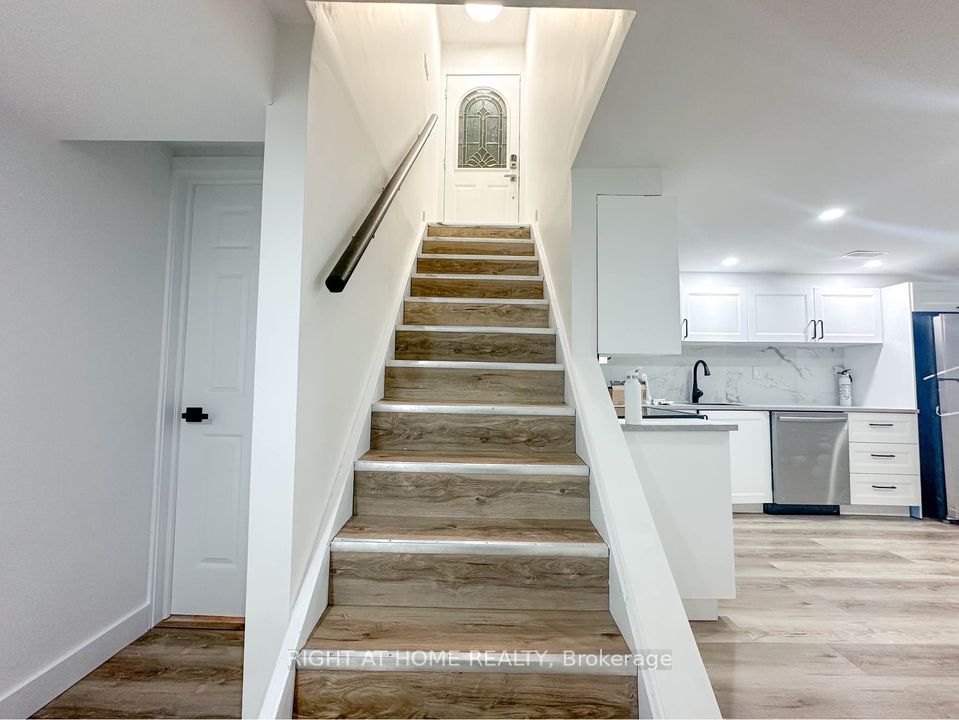 1 Roslyn Rd