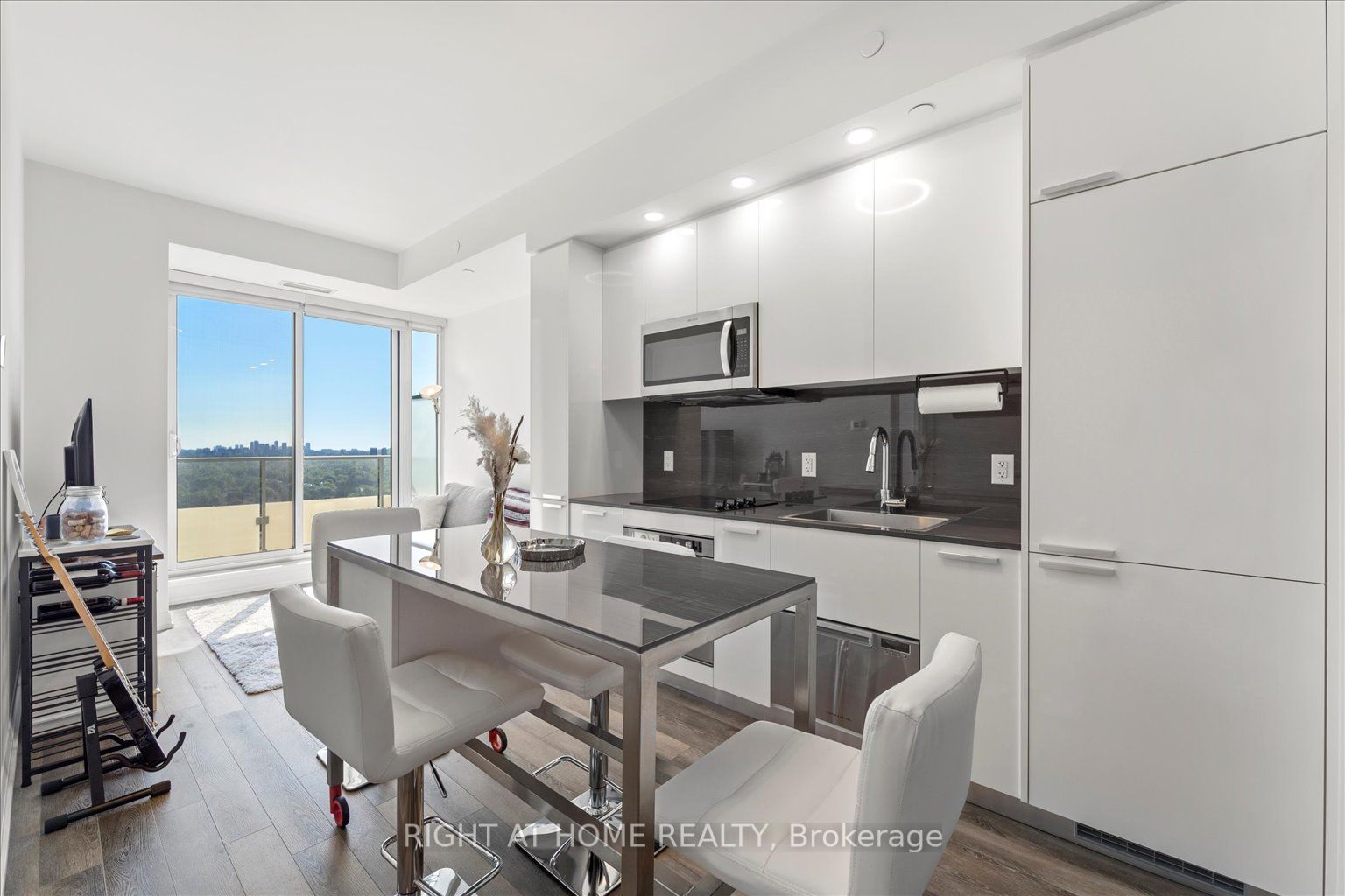 75 Canterbury Pl 2317