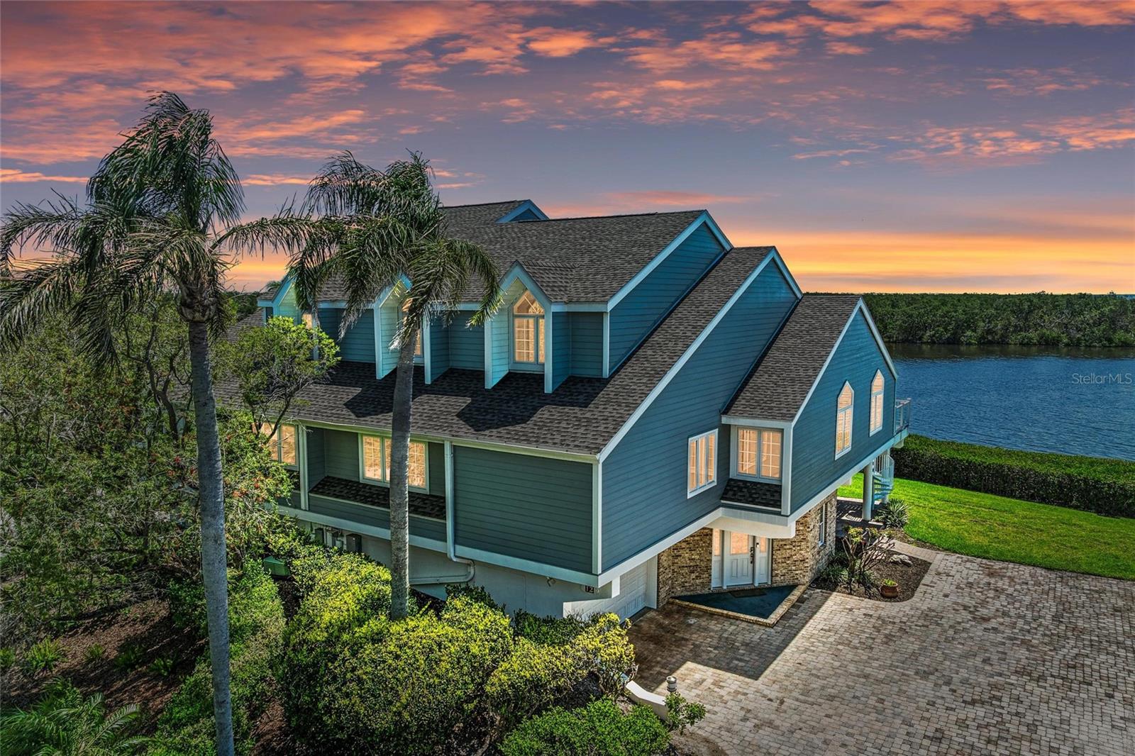 12 Tidy Island Boulevard, Bradenton, FL