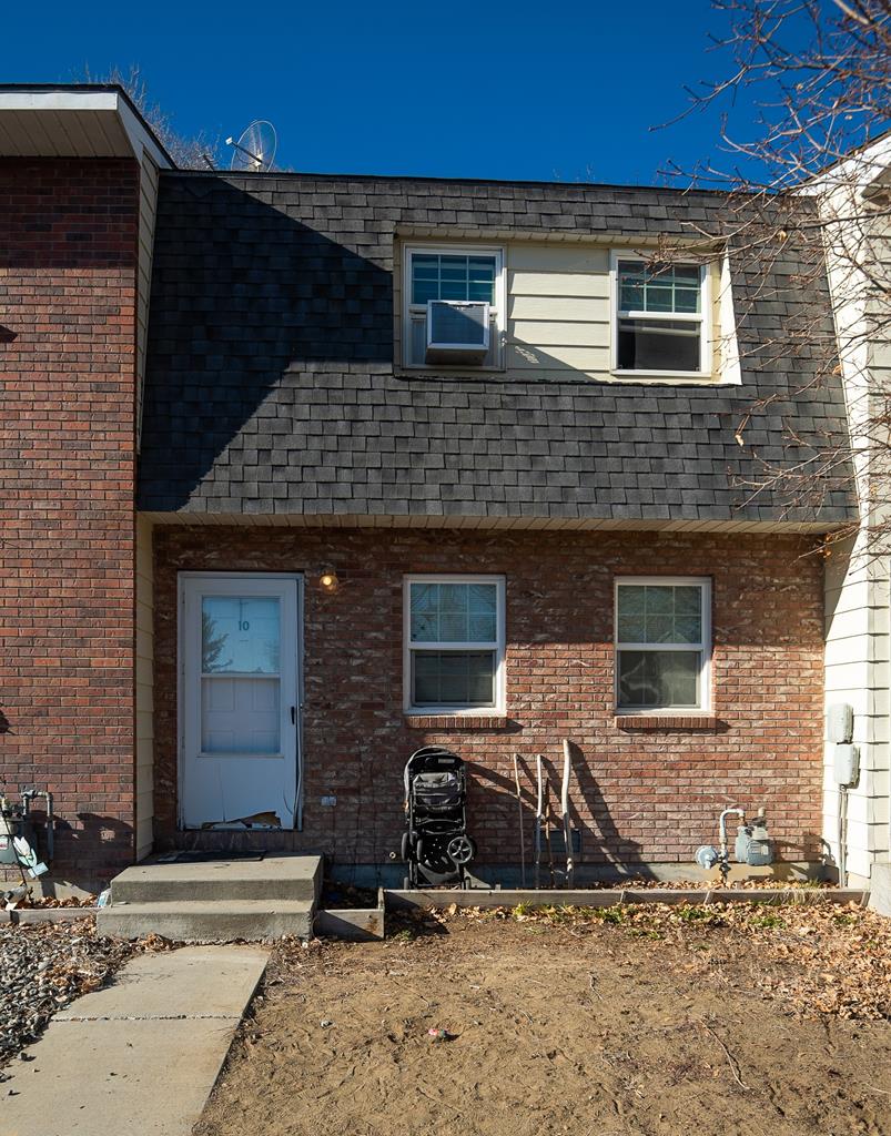 888 N Gilbert St 10