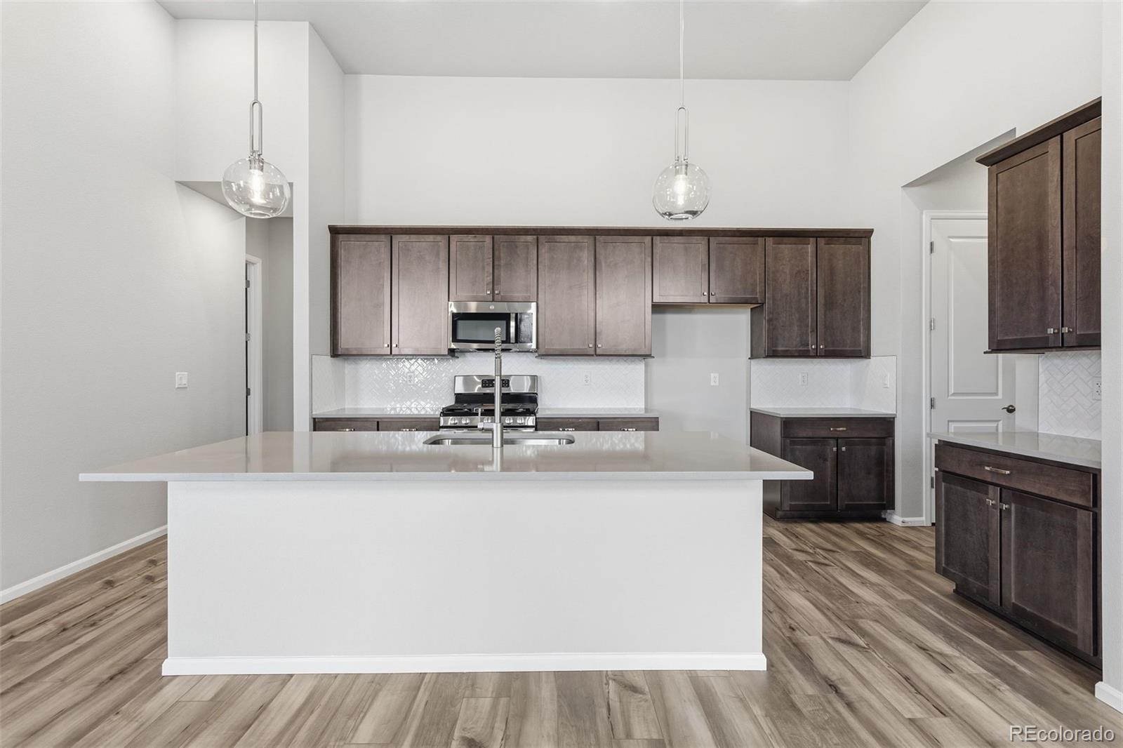 15330 Pontiac Street