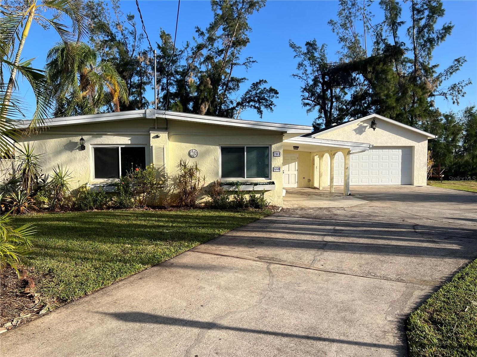 703 32nd Street Court E