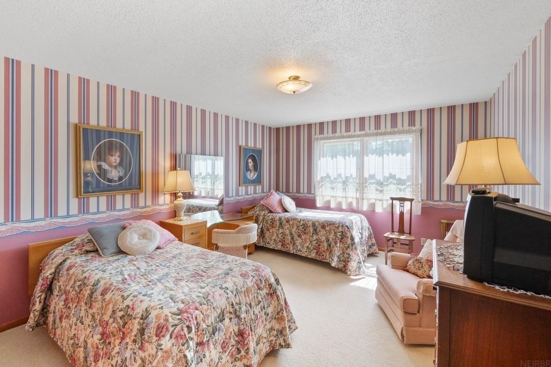 1202 Ellis Drive