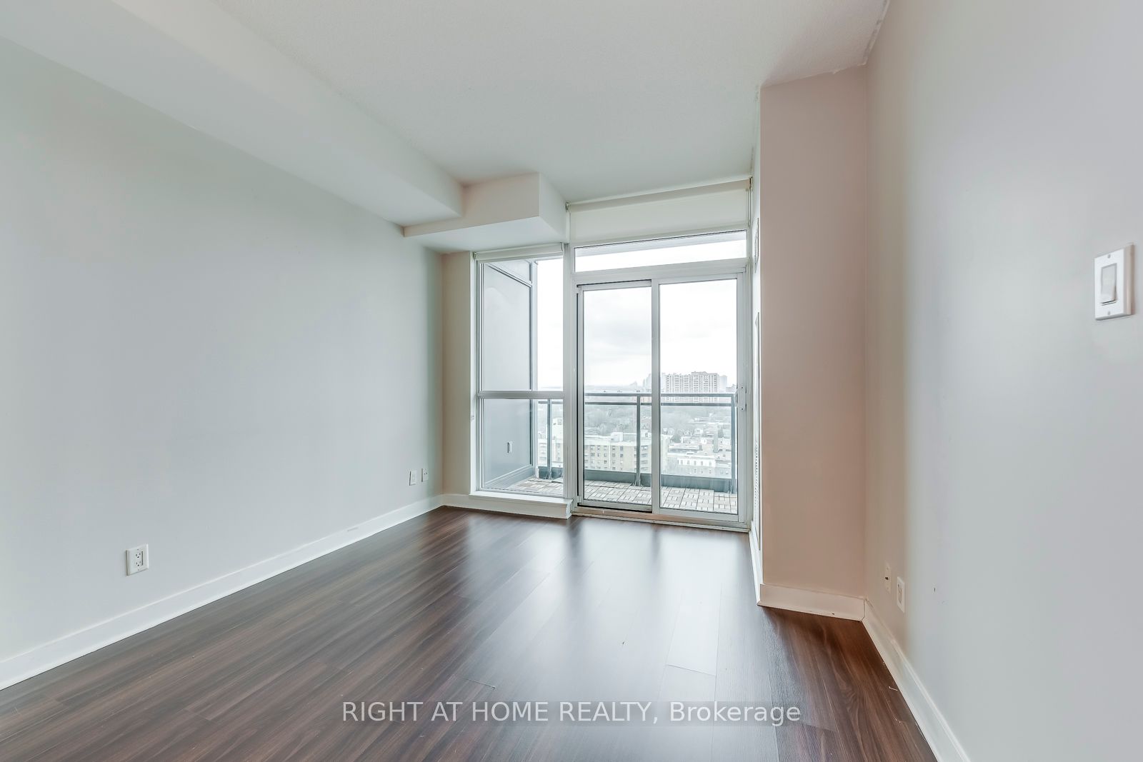 1171 W Queen St 1613