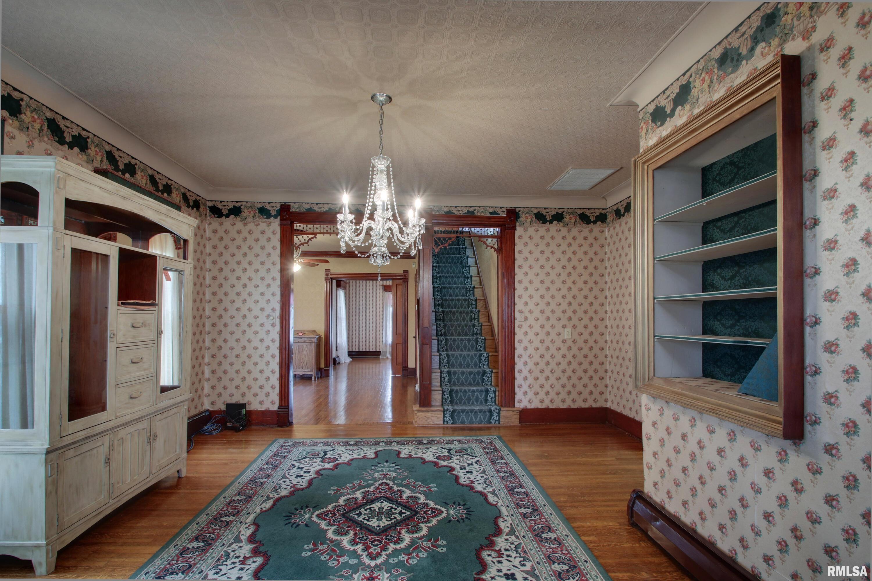 309 W Edwards Street