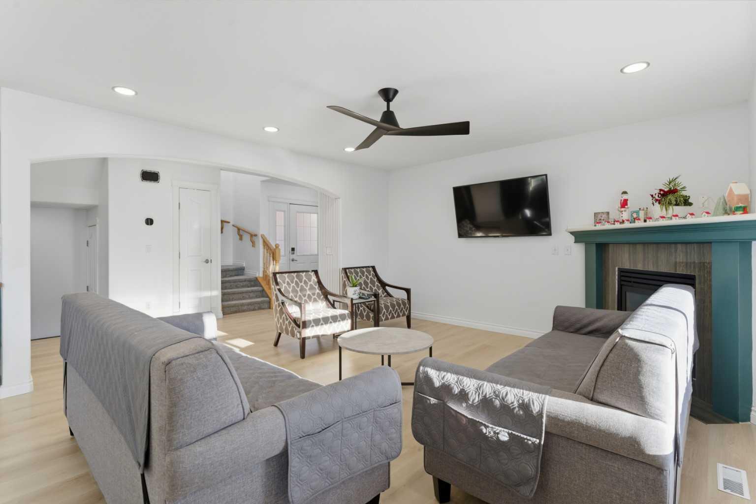 325 Bayside Place SW