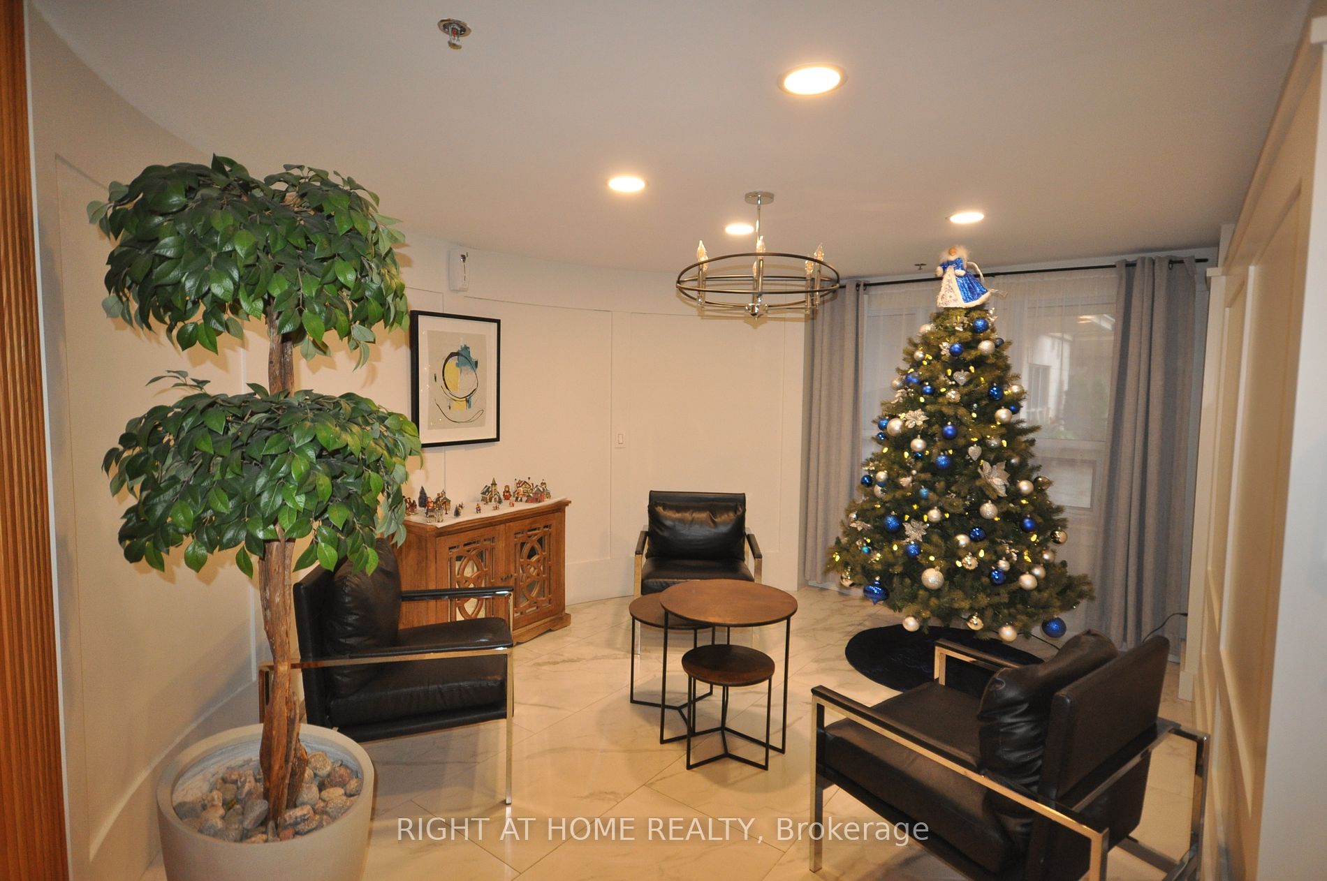 8026 Kipling Ave 201