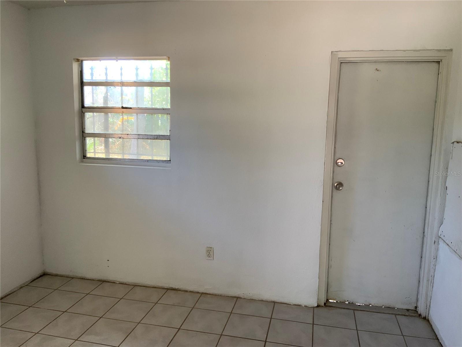 2926 N Orange Avenue