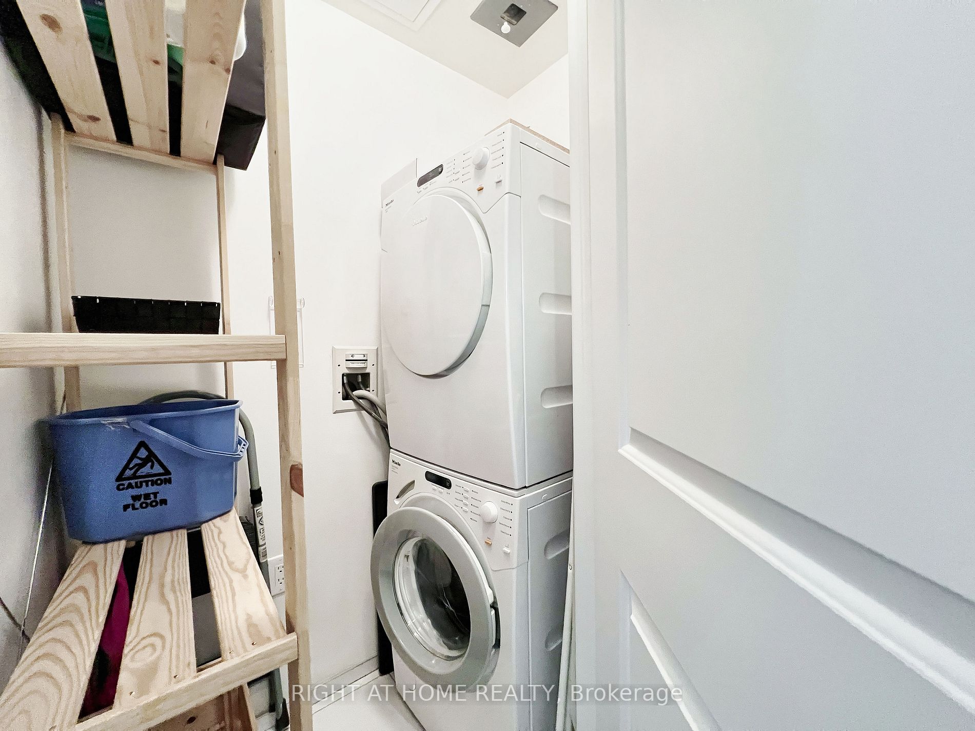 8 The Esplanade N/A 3709