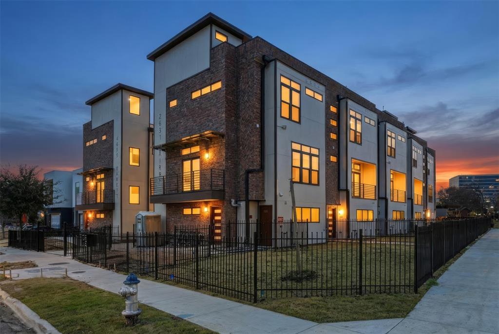 5 UNIT INVESTMENT OPURTUNITY IN ONE OF MOST DESIRABLE AREAS, KNOX HENDERSON, MINUTES FROM THE CENTRAL DEVELOPMENT AND LOWER GREENVILLE Luxury living in the highly desirable Belmont Park subdivision of Old East Dallas. Features include an oversized rooftop terrace with Downtown Dallas skyline views, a private fenced yard, and automatic gates on both the streetside and alley side. Positioned on an oversized corner lot, the home offers about 1,865 SF with high ceilings, large windows, and quality finishes throughout. The layout includes two bedrooms with ensuite baths, a private first-floor study overlooking the yard, and an open kitchen and living area that leads to a small second-floor balcony. Located a short distance from the planned 27-acre, $2.5B Central development and near Lower Greenville, Knox-Henderson, West Village, and Uptown, the property also includes elevated ceilings, abundant natural light, spacious room sizes, hardwood floors, premium interior finishes, and a full size 2 car garage.