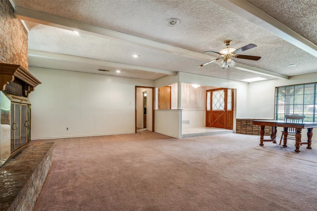 405 Shadowwood Trail