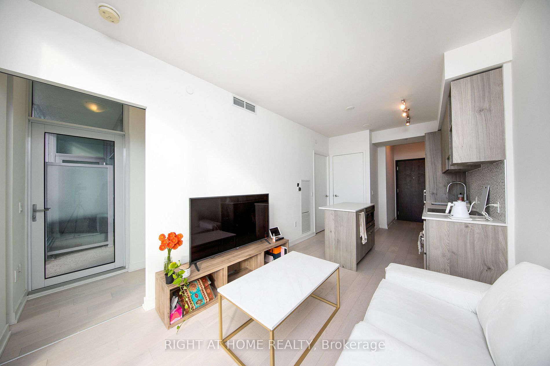 1 Yorkville Ave 3503