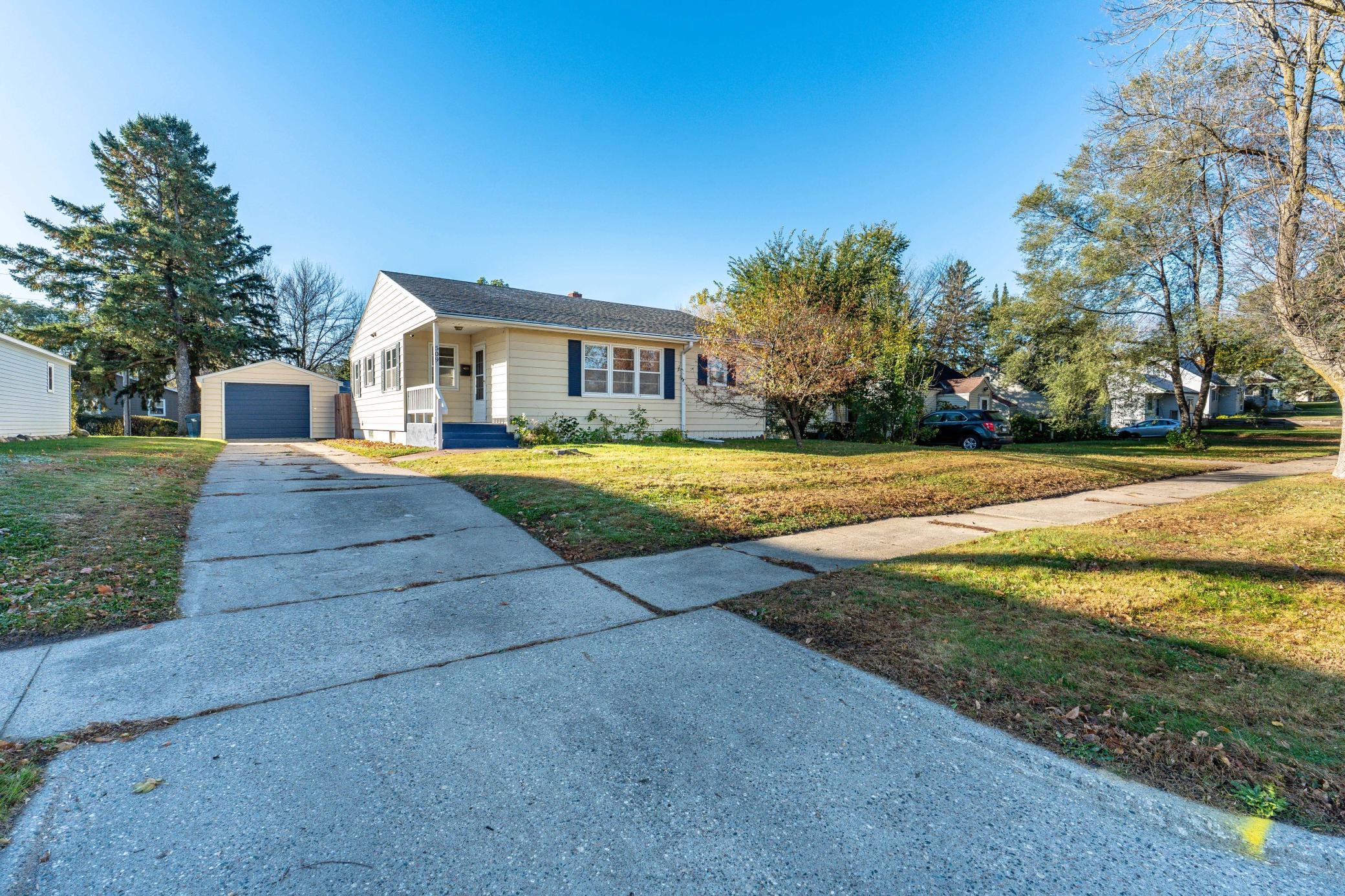 509 W Douglas Avenue