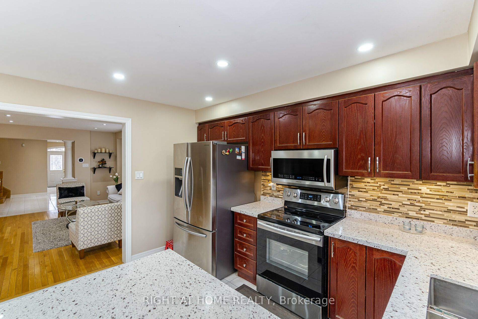 811 Othello Crt