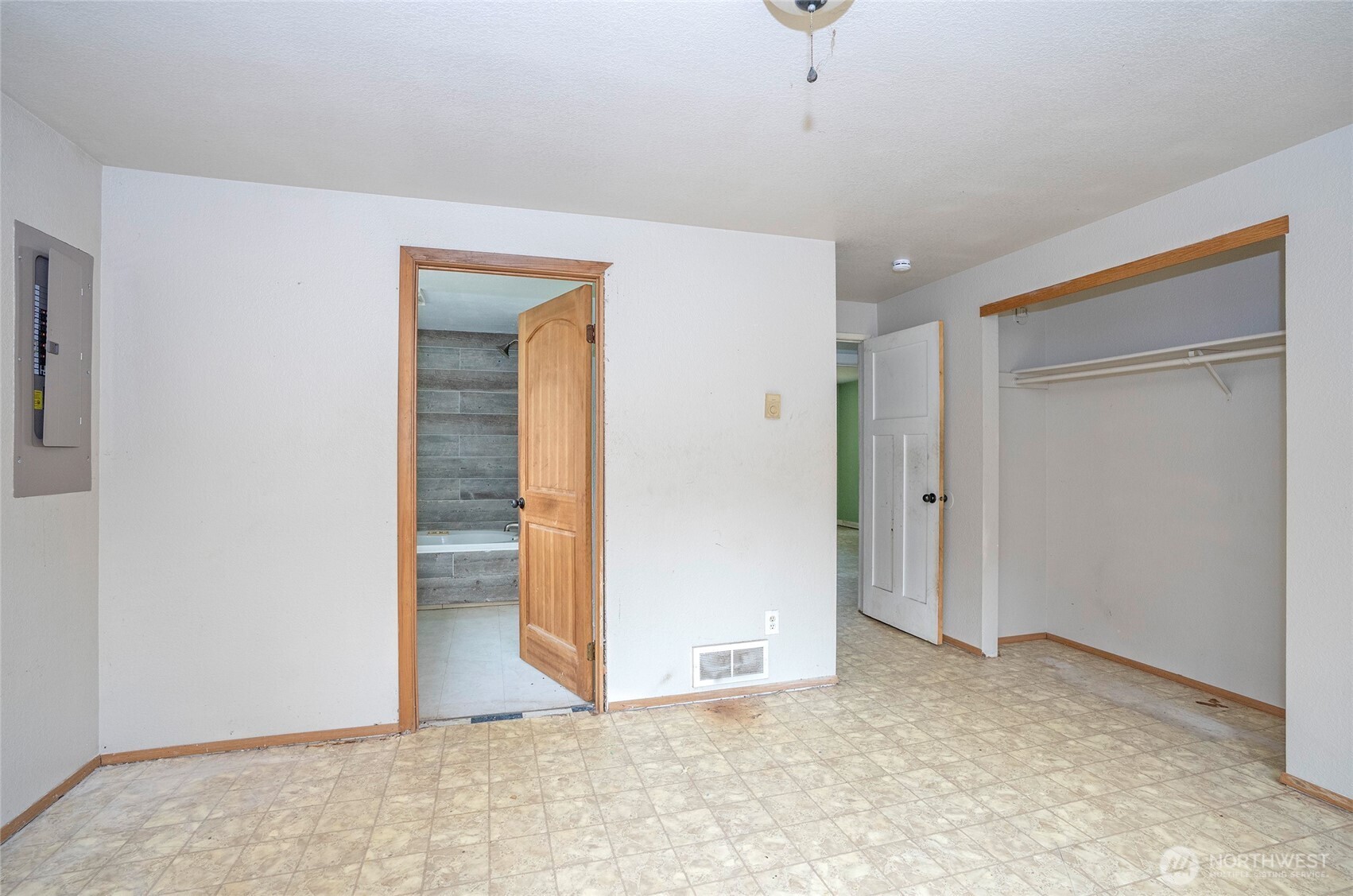 11 E Mox Chehalis Road