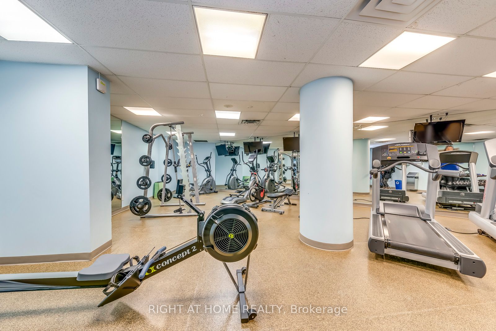 1171 W Queen St 1613