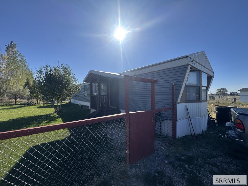 3914 E 178 N